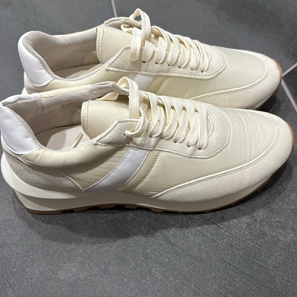 J slides size 8 - Picture 2 of 5